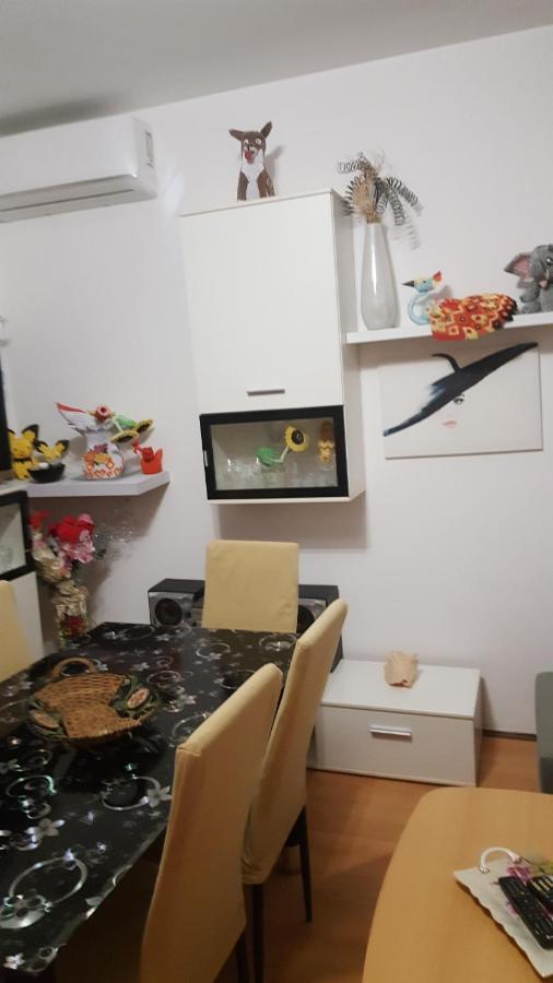 Vera Apartment Kampor Luaran gambar