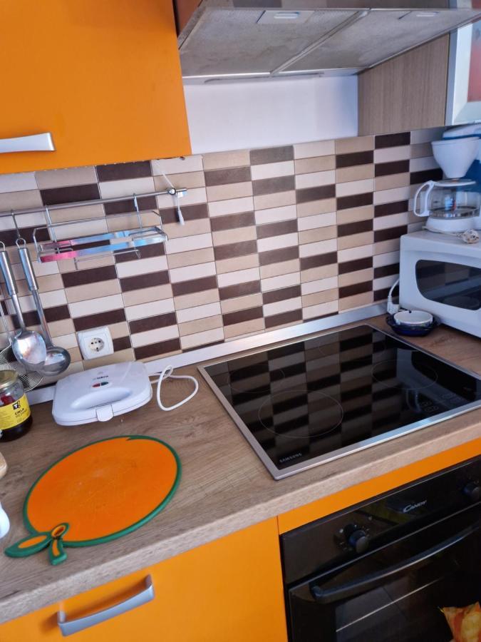 Vera Apartment Kampor Luaran gambar