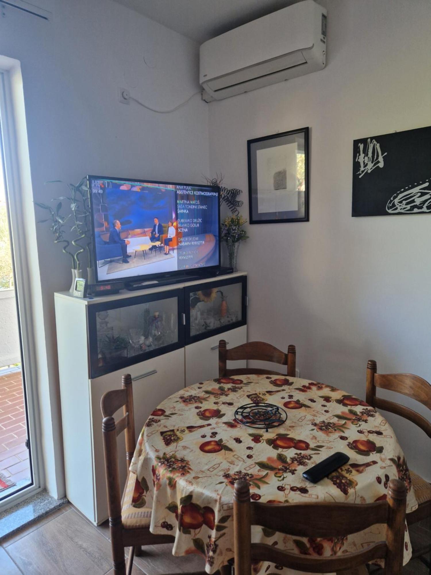Vera Apartment Kampor Luaran gambar