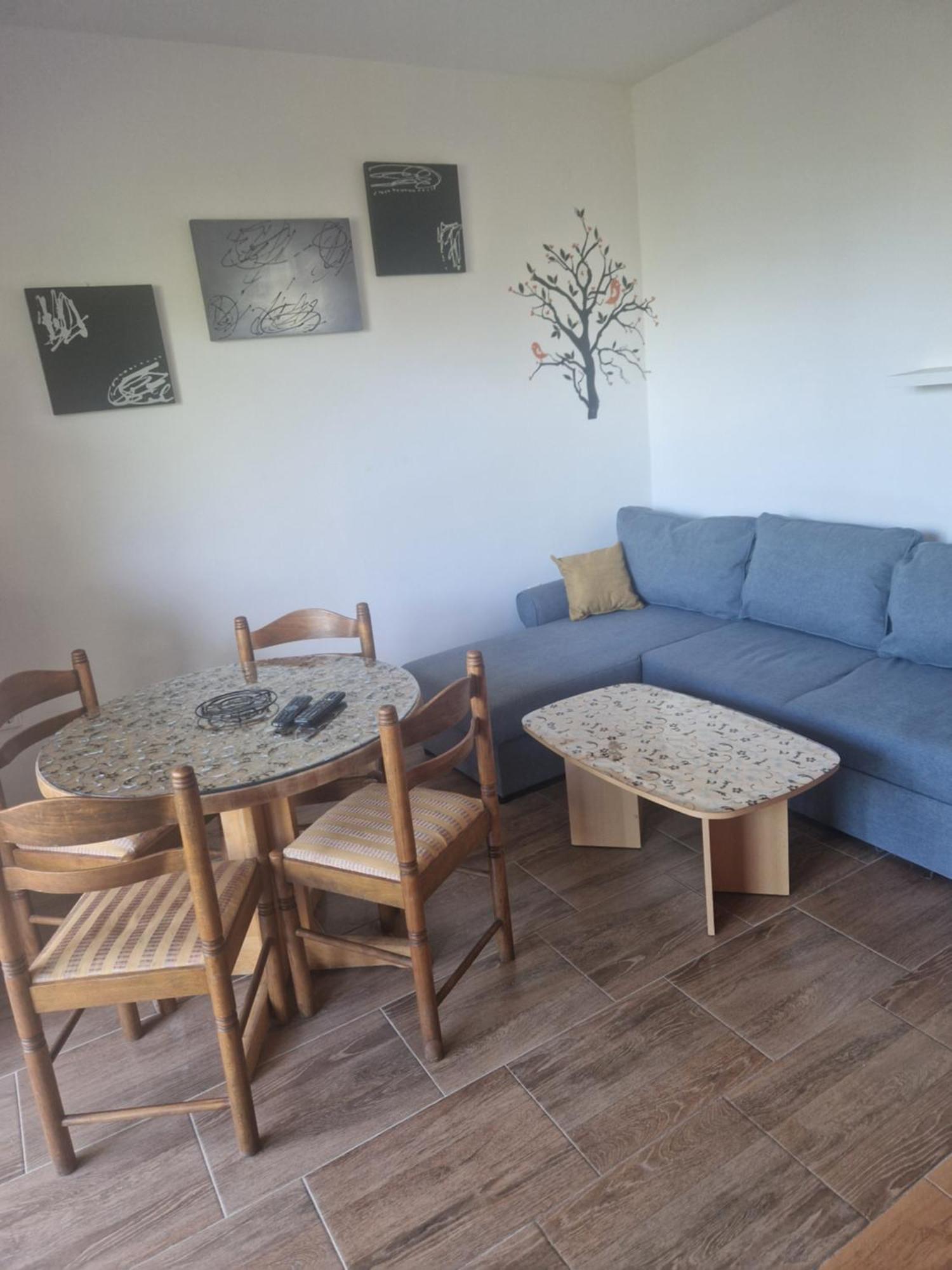 Vera Apartment Kampor Luaran gambar