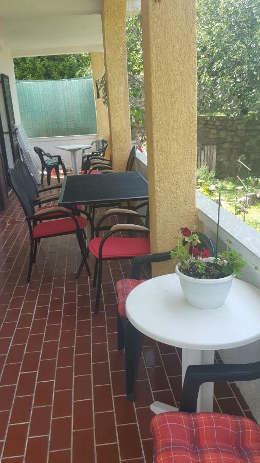 Vera Apartment Kampor Luaran gambar
